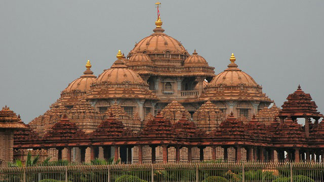 Akshardham Temple | New Delhi, Delhi:  51 Famous Temples Of India